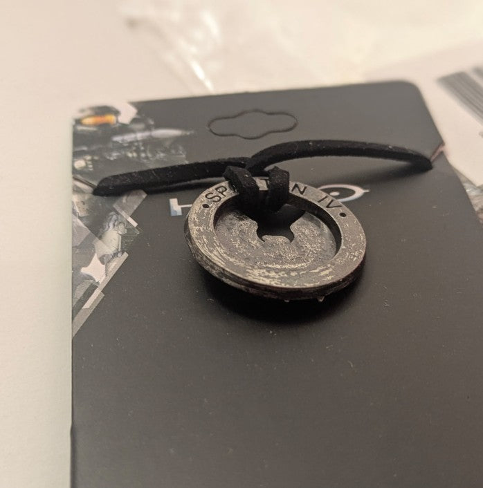 Halo 5 Spartan Logo Necklace – Cosplay Costume Accessory, Game-Inspired Pendant